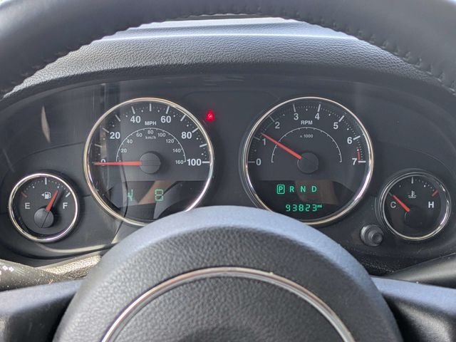 Used 2015 Green Jeep Unlimited Sahara image 27