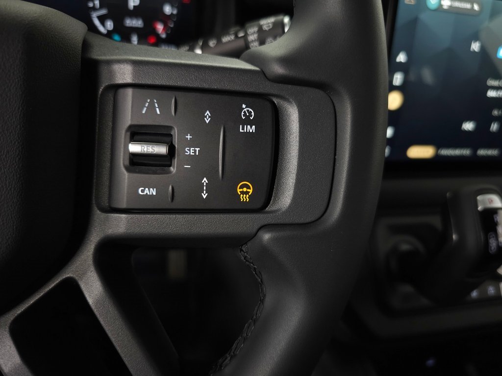 2025 LAND ROVER DEFENDER - Image 21
