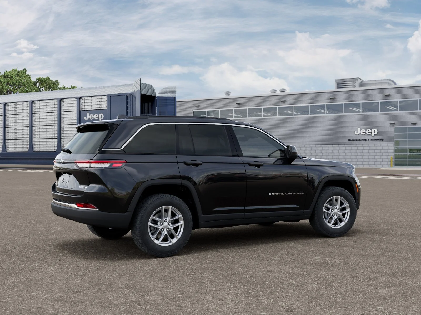 New 2026 Diamond Black Crystal Pearl-Coat Exterior Paint Jeep Laredo X image 2