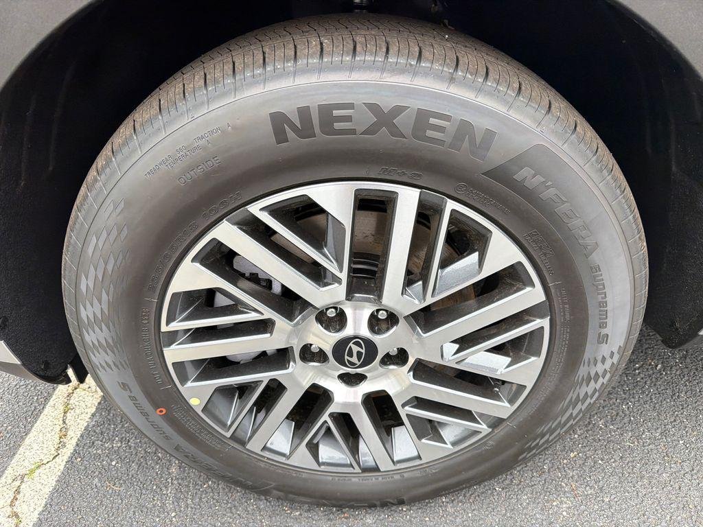 New 2026 Gray Hyundai SEL FWD image 11