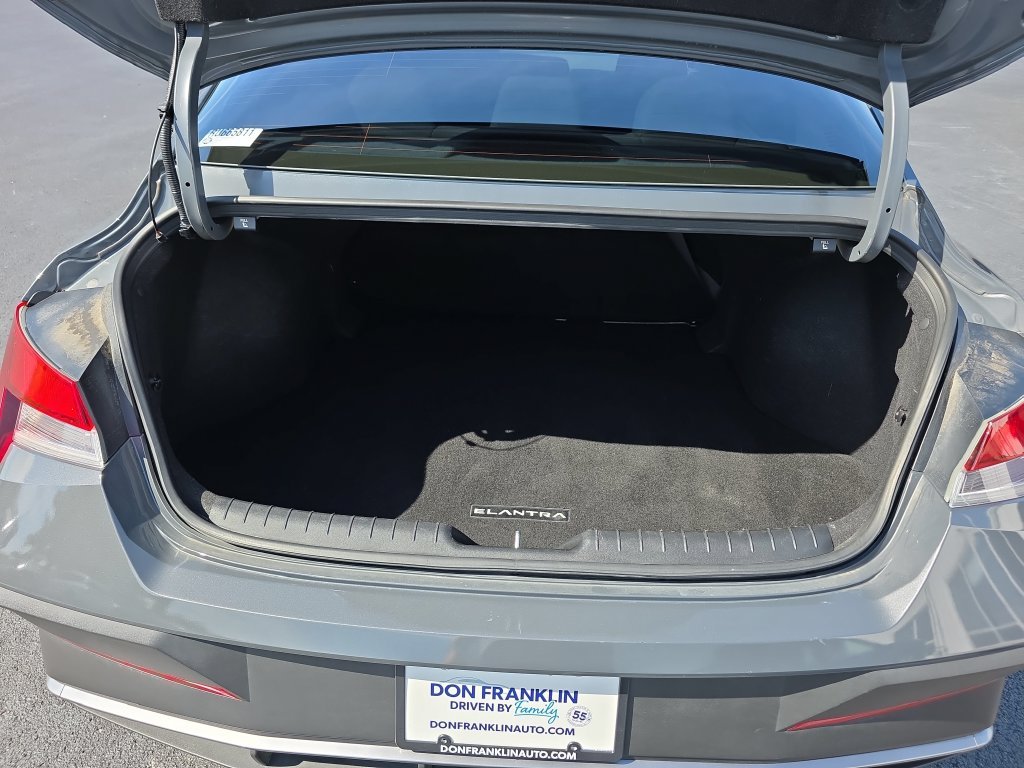 Used 2024 Gray Hyundai SEL image 9