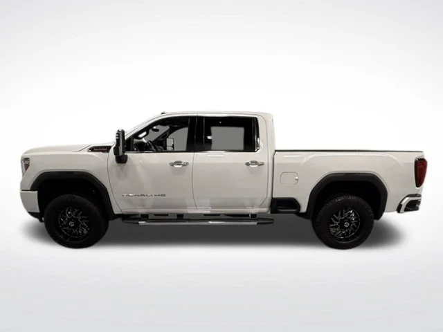 Used 2021 White GMC Denali image 5