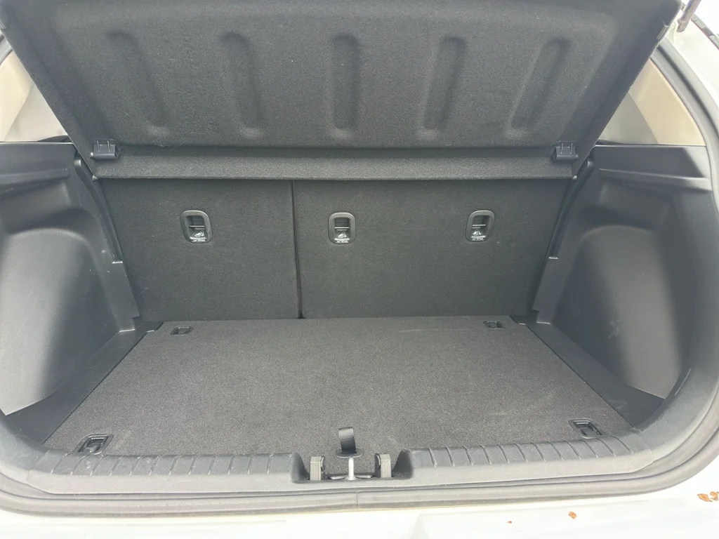 Used 2025 Onyx Black Hyundai SEL image 32