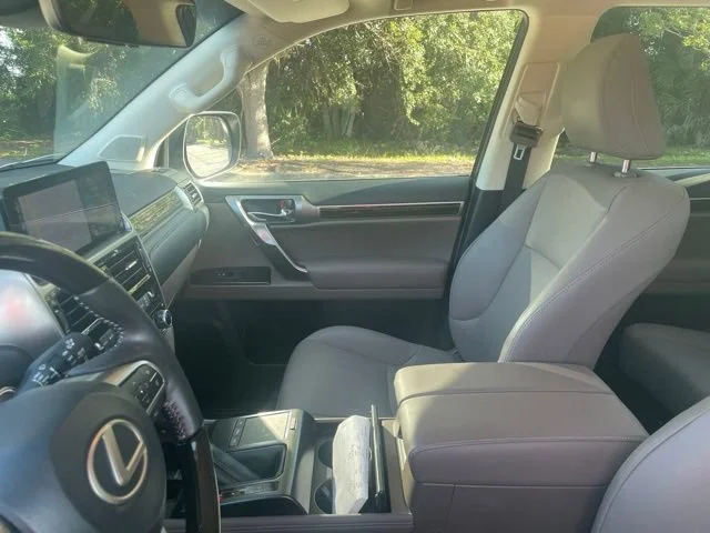 Certified Used 2023 White Pearl Lexus GX 460 Premium image 9