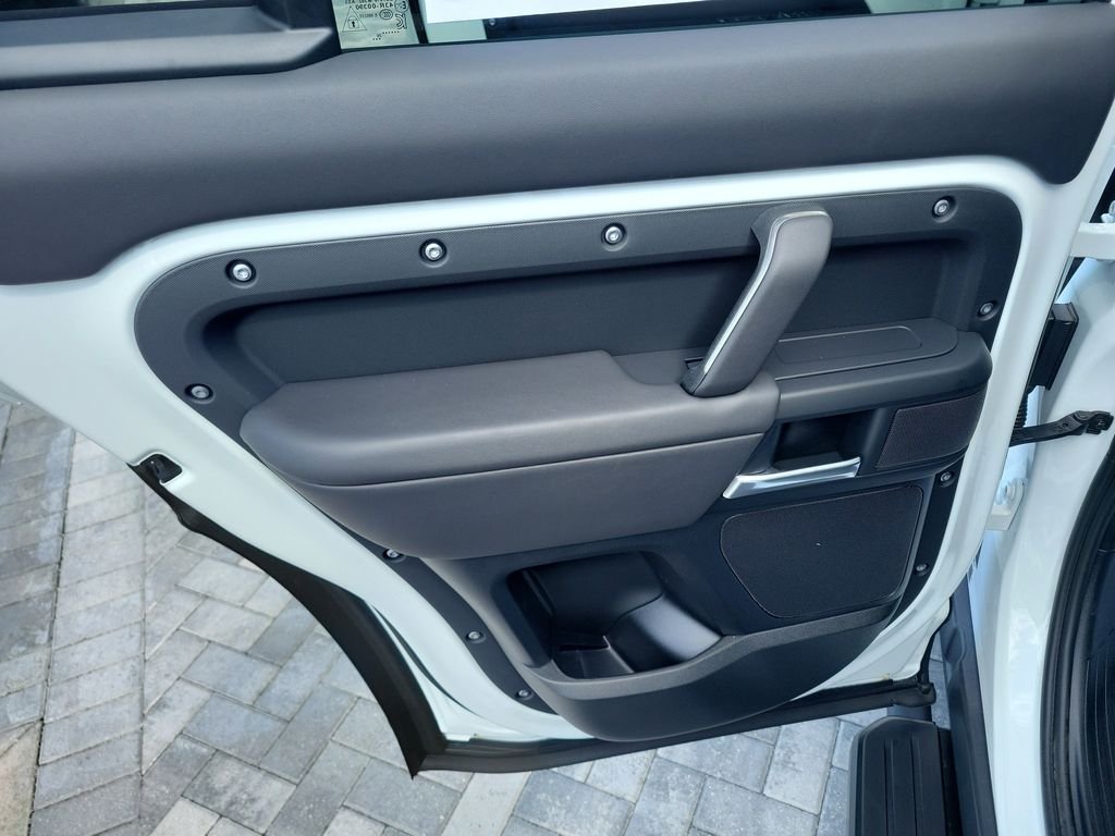 New 2026 Fuji White Land Rover S image 22