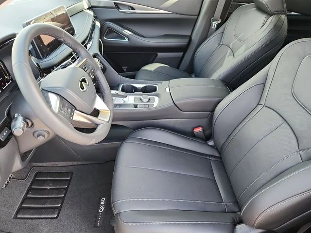 New 2027 GRAPHITE SHADOW INFINITI Luxe AWD image 10
