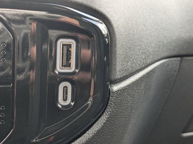 Used 2025 White Chevrolet LT image 19