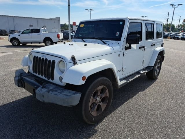Used 2014 White Jeep Unlimited Altitude image 2