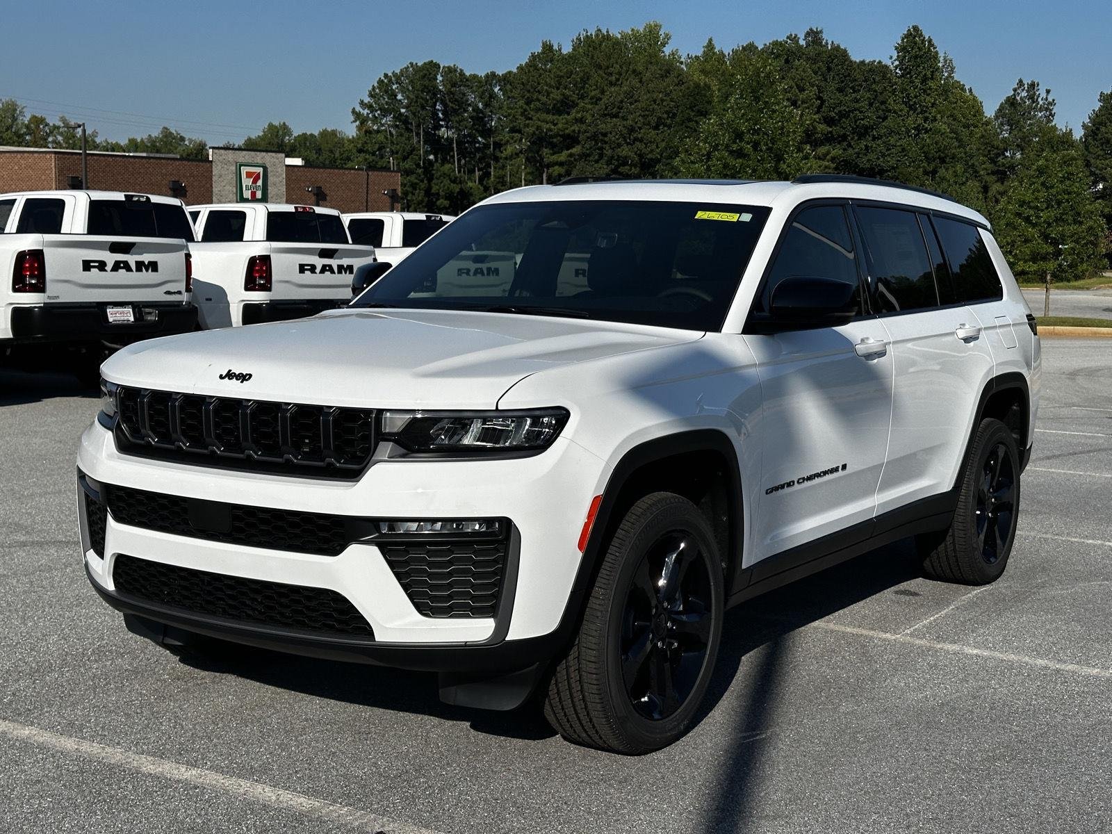 New 2026 Bright White Clear-Coat Exterior Paint Jeep Limited image 4