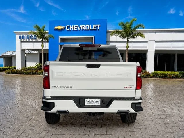 New 2026 Summit White Chevrolet RST image 4