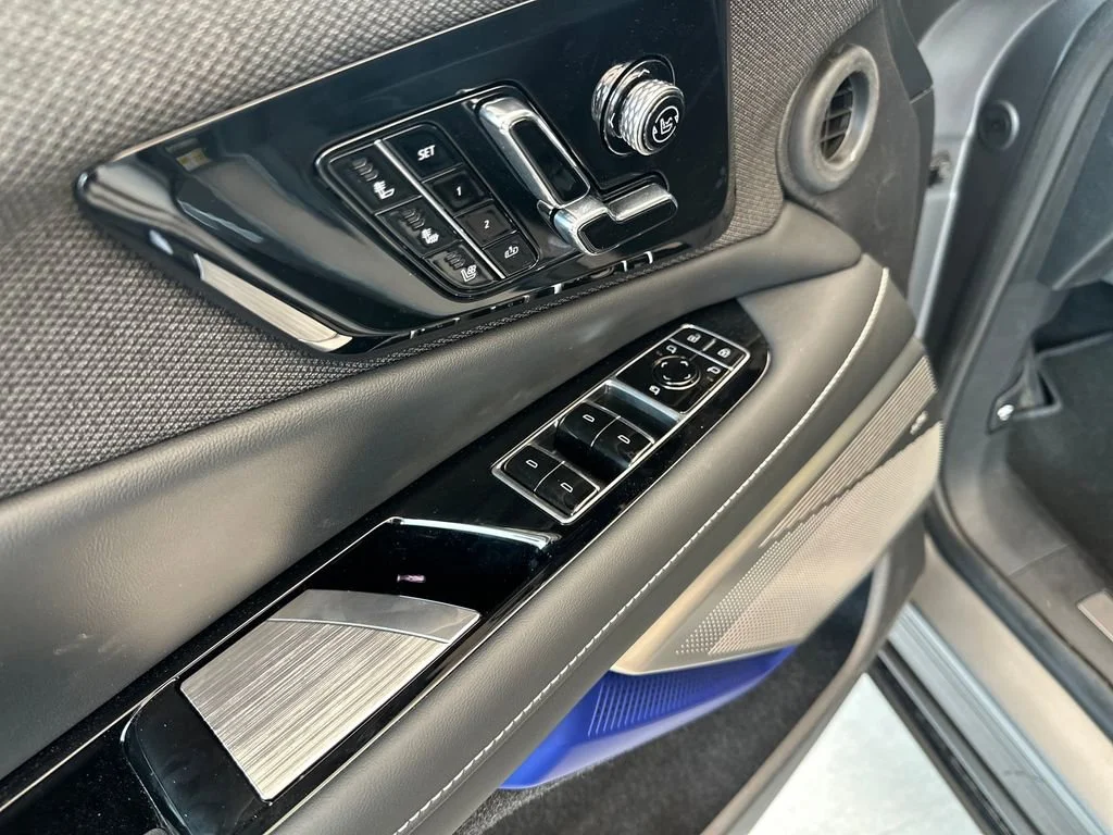 2026 Cadillac OPTIQ V-Series - Photo 14