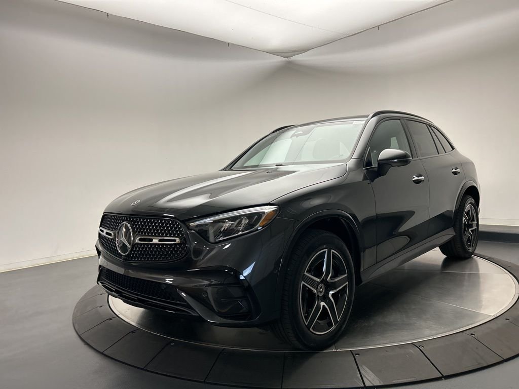 Used 2026 Graphite Grey Metallic Mercedes-Benz GLC 300 image 3