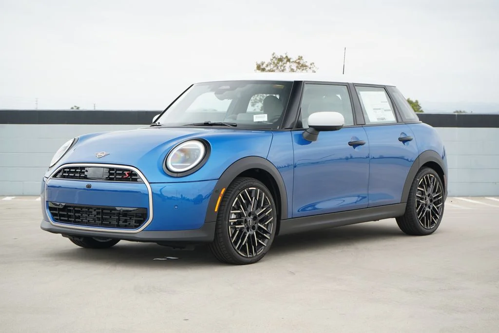 2026 MINI Hardtop Cooper S's photo