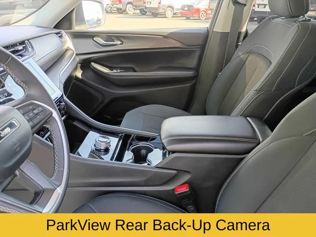 Used 2023 White Jeep Laredo image 12