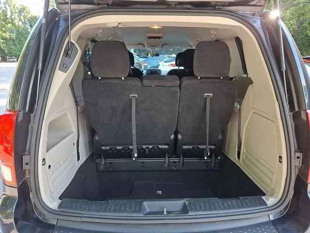 Used 2013 Gray Dodge SXT image 30