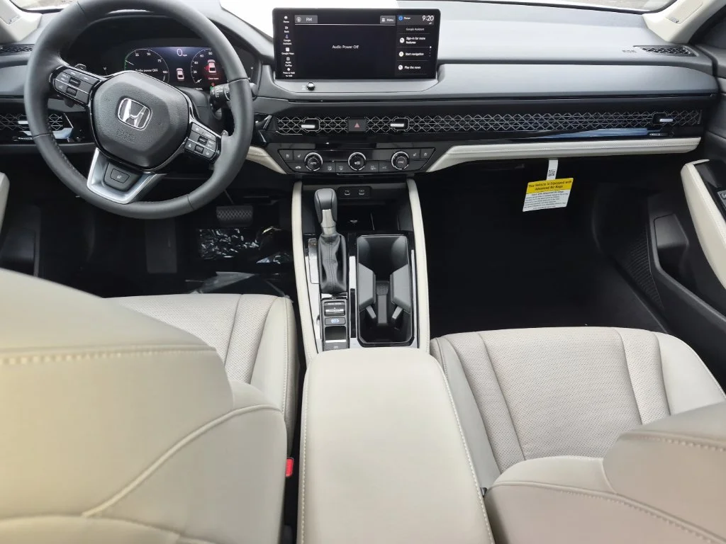 New 2026 Platinum White Pearl Honda Touring image 24