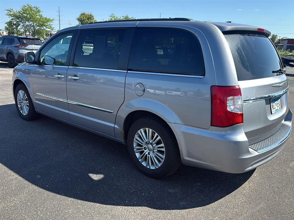 Used 2015 Billet Silver Metallic Clearcoat Chrysler Touring-L image 3