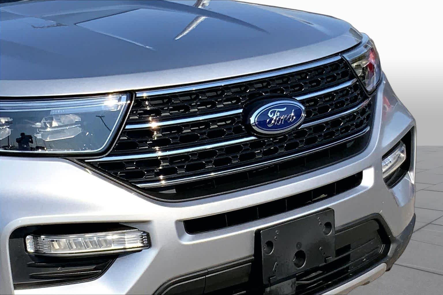 Used 2023 Iconic Silver Metallic Ford XLT image 26