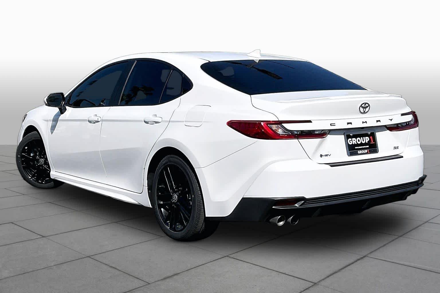 Certified Used 2025 Ice Cap Toyota SE image 11