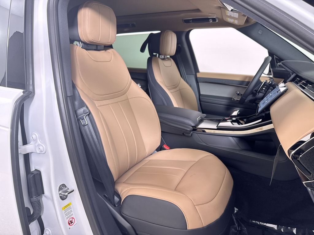 New 2026 OSTUNI PRL WHT Land Rover Dynamic SE image 22