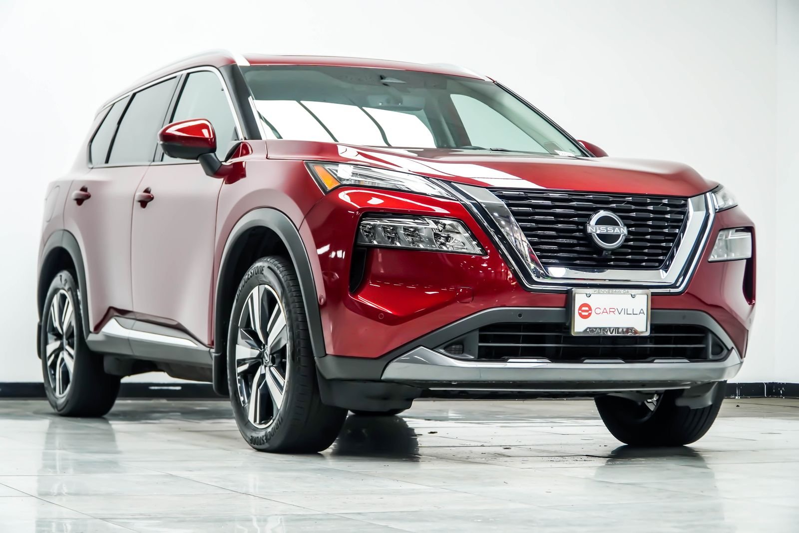 Used 2023 Red Nissan SL image 5