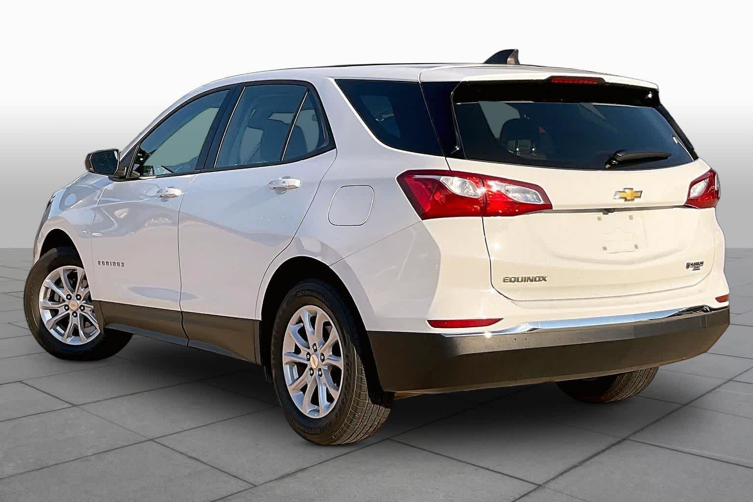 Used 2018 SUMMIT WHITE Chevrolet LS image 13