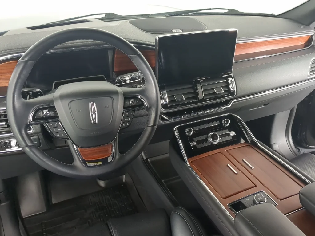 Used 2024 Flight Blue Lincoln Reserve image 13