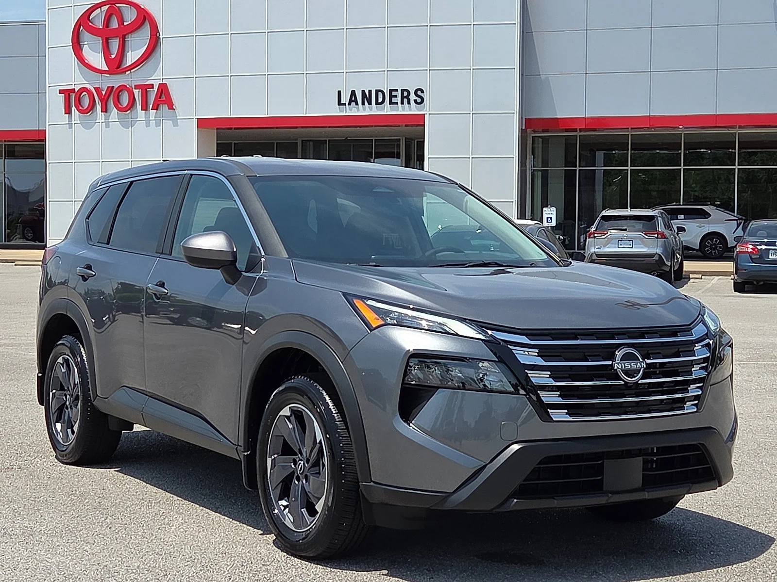 2025 Nissan Rogue SV FWD's photo