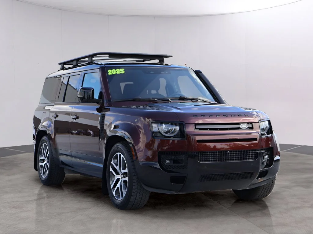 Certified Used 2025 Sedona Red Metallic Land Rover X-Dynamic SE image 3