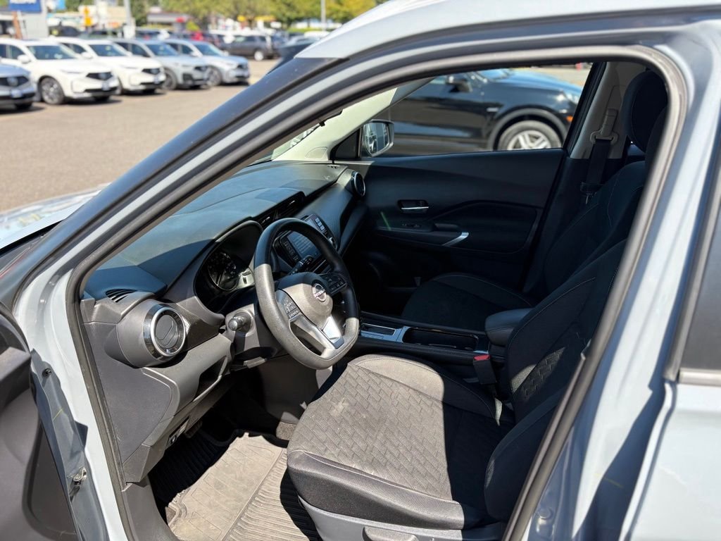 Used 2024 Gray Nissan SV image 12