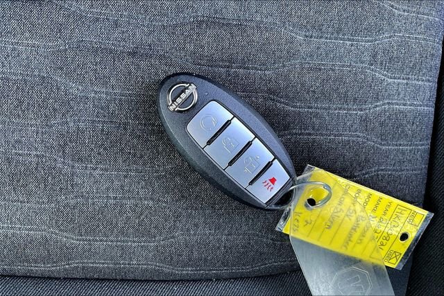 Used 2022 Silver Nissan SV image 36