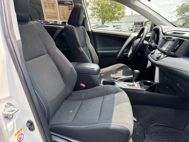 Used 2016 White Toyota XLE image 17