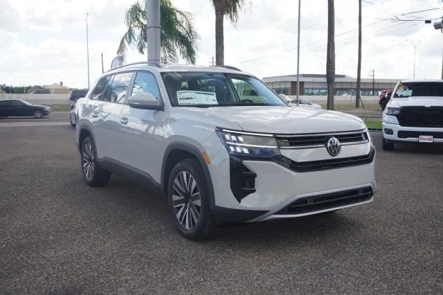 New 2027 Sandstone Volkswagen SE w/Technology image 3