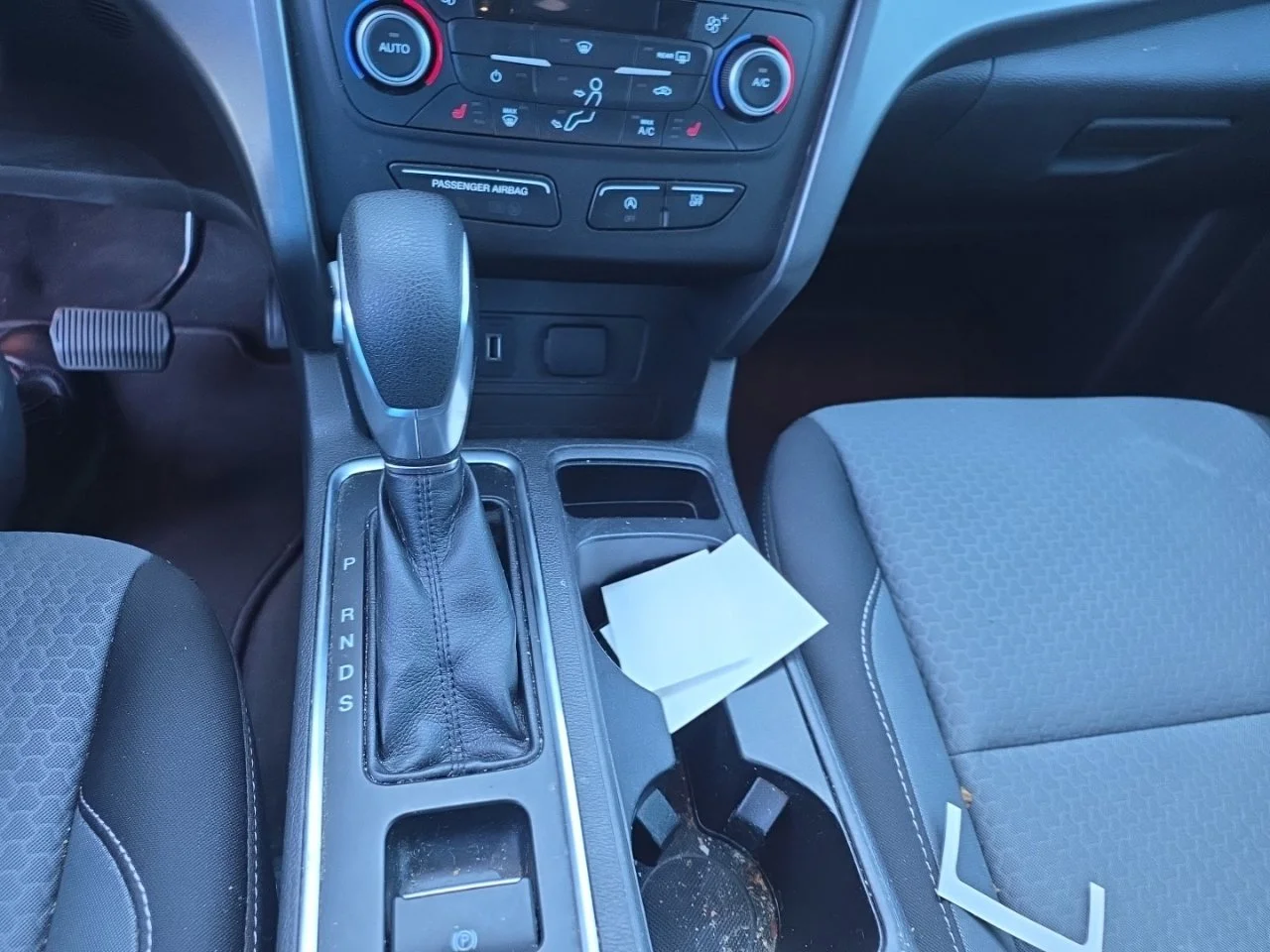 Used 2018 Ingot Silver Ford SE image 29