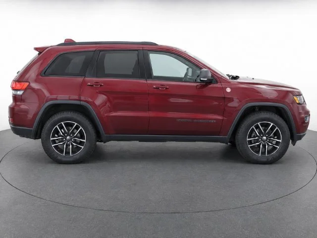 Used 2017 Velvet Red Pearlc Jeep Trailhawk image 8