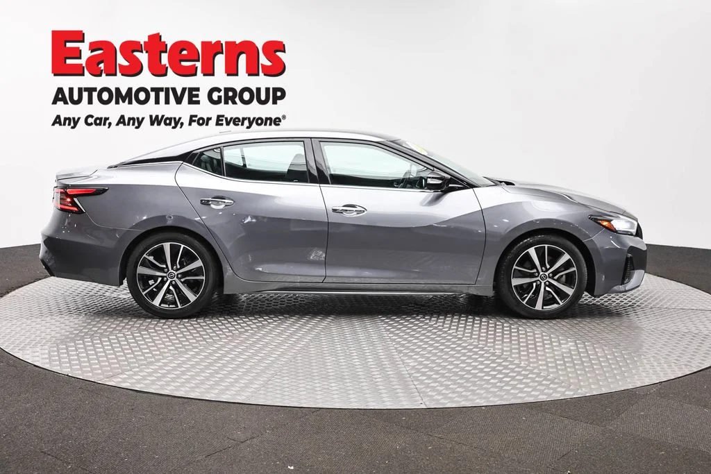 Used 2023 Gray Nissan SV image 4