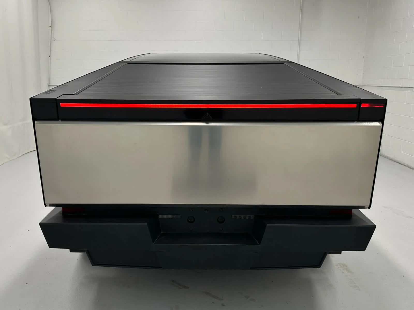 2024 Tesla Cybertruck Base - Photo 7