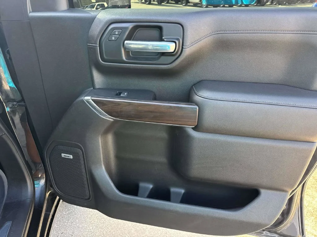 Used 2019 Black GMC SLT image 35