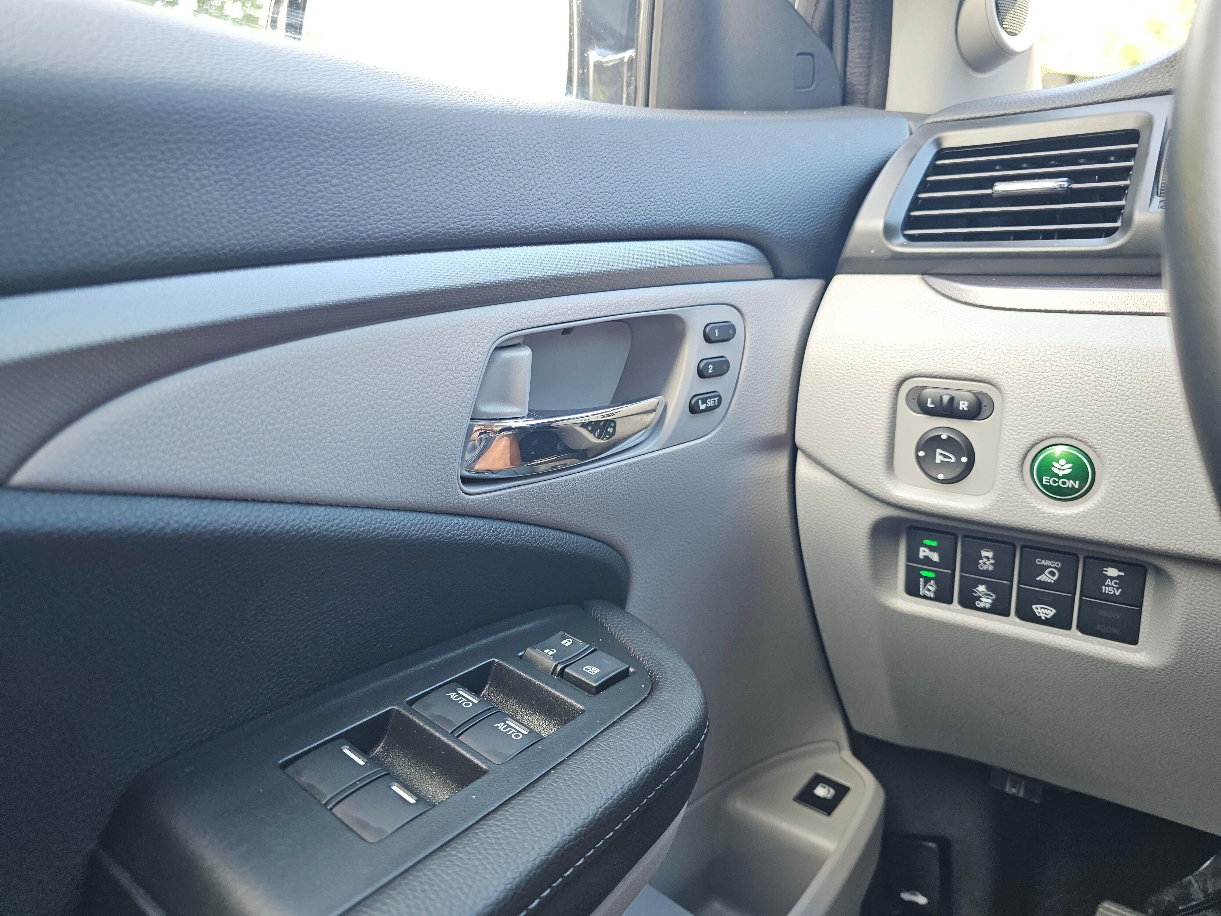 Certified Used 2023 Obsidian Blue Pearl Honda AWD RTL-E image 31