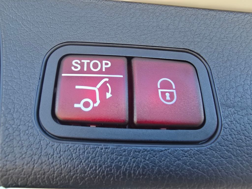 2025 Mercedes-Benz GLB GLB35 AMG - Photo 19