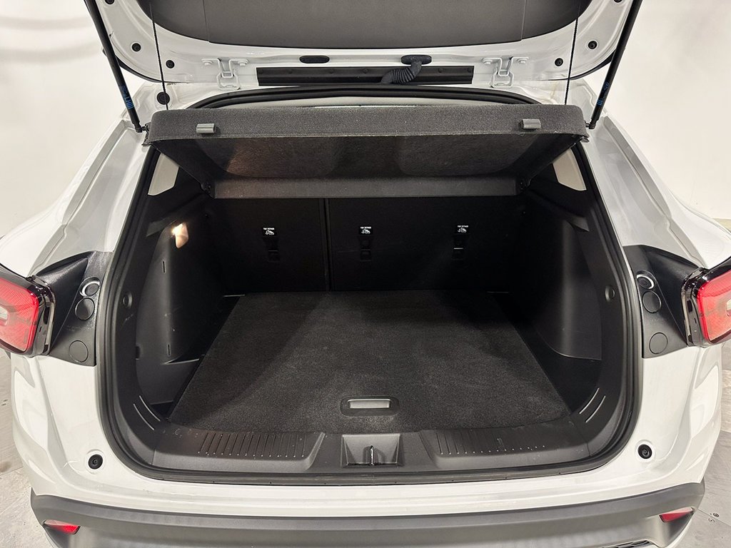 Used 2024 White Chevrolet LT image 5