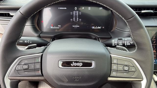 New 2026 Diamond Black Crystal Pearlcoat Jeep Limited image 12