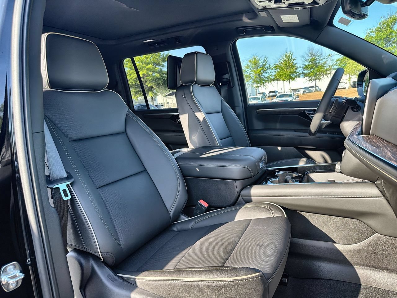 2026 Chevrolet Suburban Premier - Photo 23