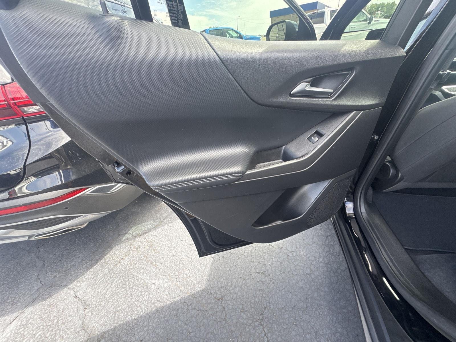 Used 2025 Mosaic Black Metallic Chevrolet LT image 10