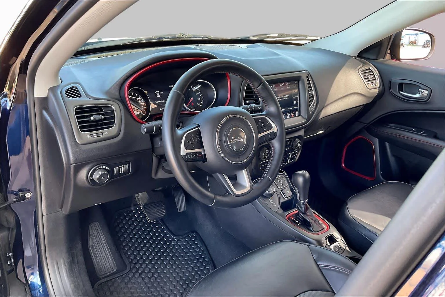 Used 2019 Jazz Blue Pearlcoat Jeep Trailhawk image 17