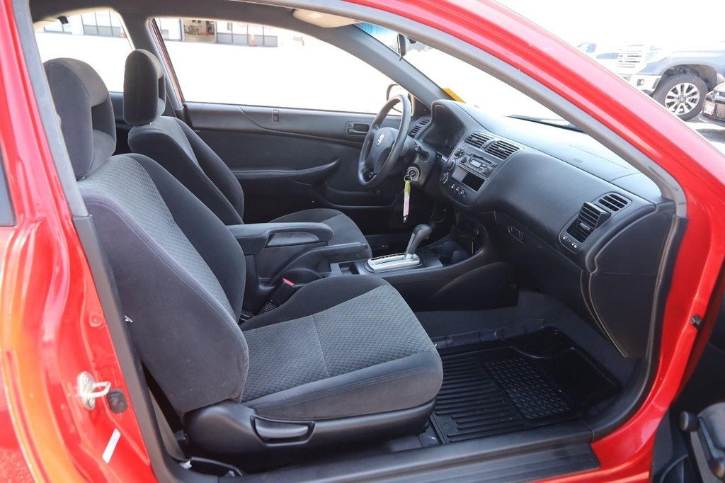 Used 2005 Rallye Red Honda VP AT image 16