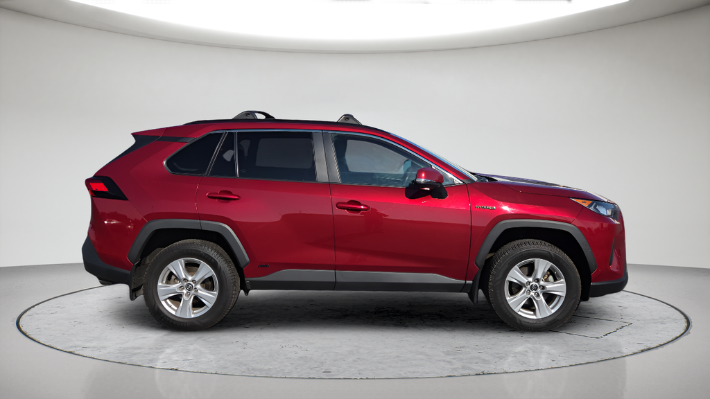 Used 2020 Red Toyota LE image 5