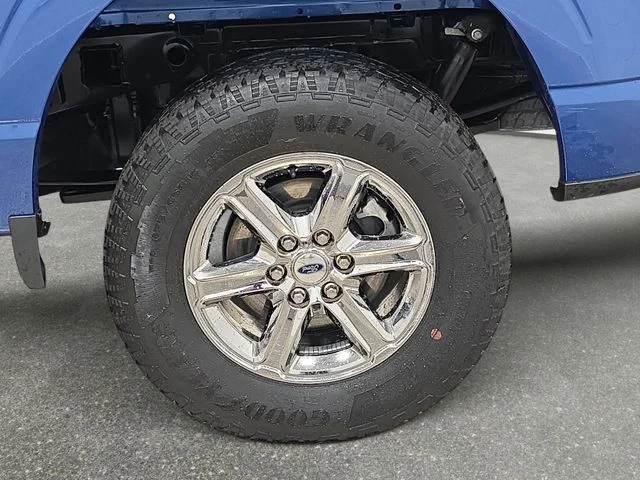 Certified Used 2025 Blue Metallic Ford XLT image 29