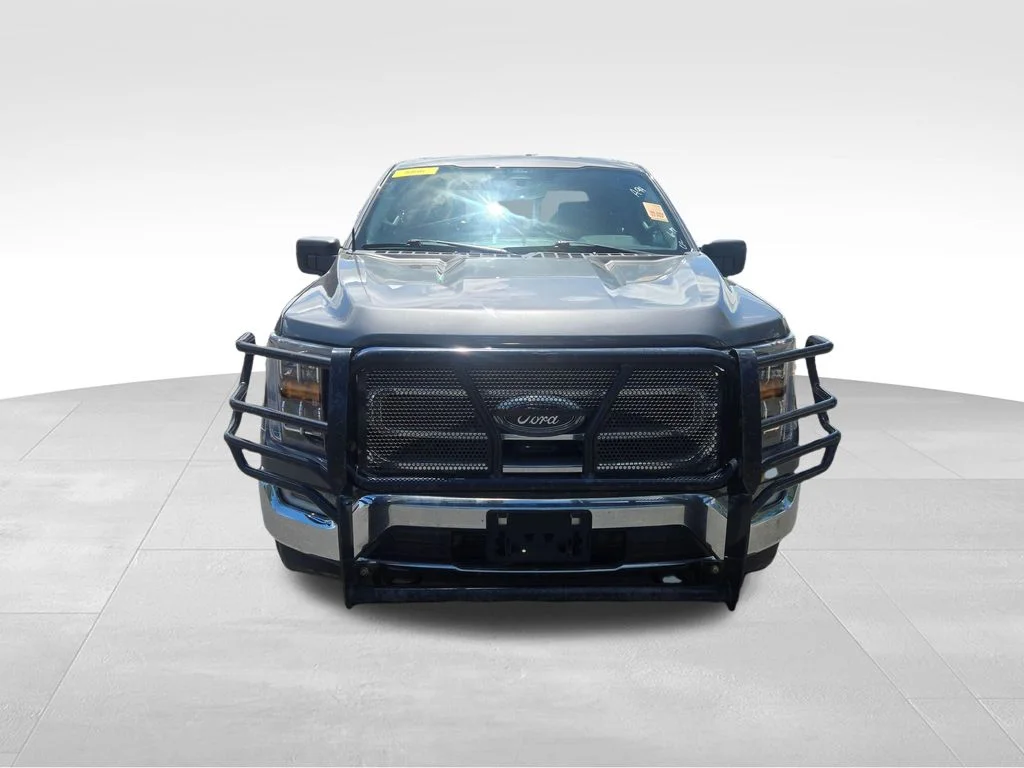 Used 2023 Gray Ford XLT image 2