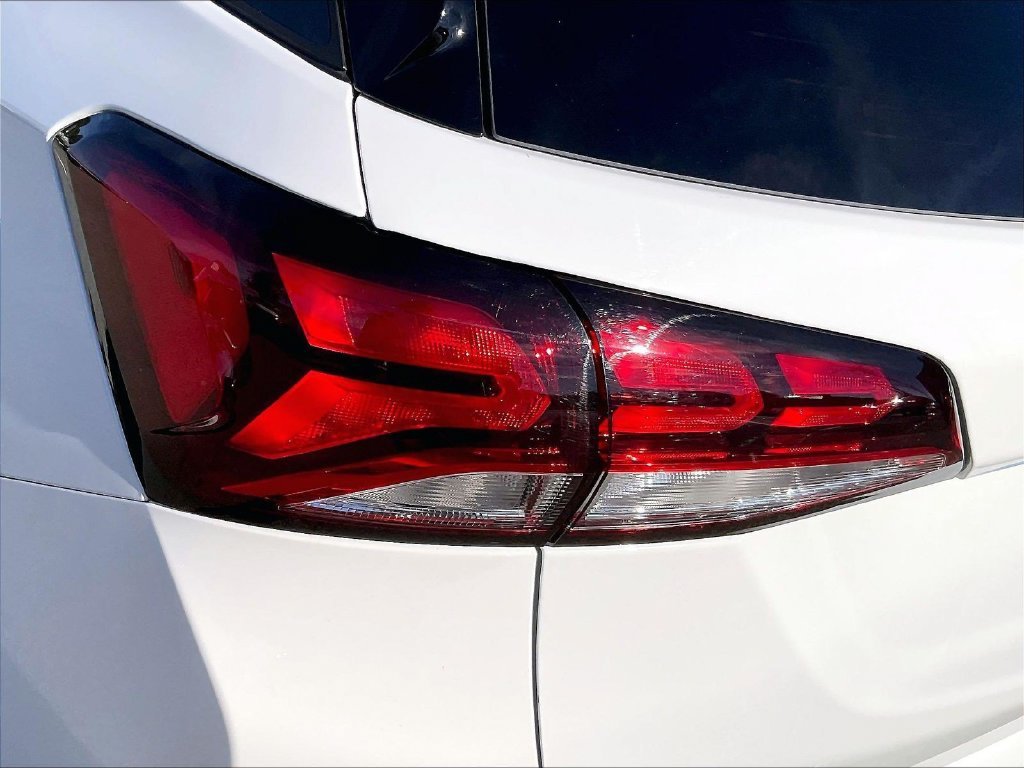 Used 2024 White Chevrolet LT image 33